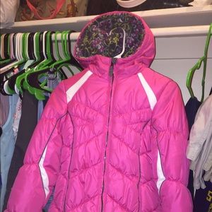 Girls winter jacket comes with matching beanie